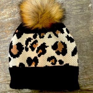 NWOT knit leopard print beanie
